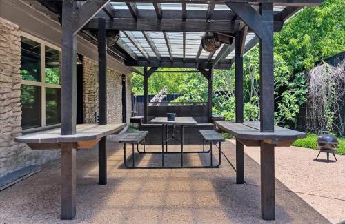 South Lamar Casa | Modern 4BR Austin Retreat