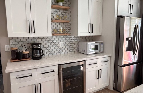 Glendale Casa | Modern 4BR Escape w Private Pool, 3 mi to state farm stadium, dining & shopping!