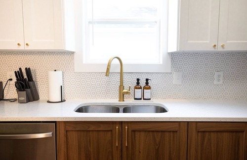Minneapolis - St. Paul Casa | Modern 4BR Home with Chic Décor & Great Location