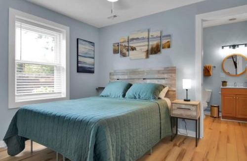 Bloomington Casa | Modern 4BR House in Bloomington