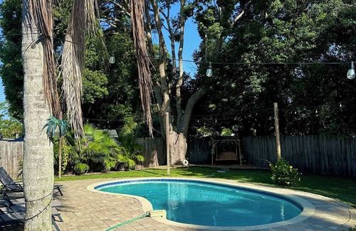 Isle of Palms Casa | Poolside Paradise, 4BR Jax Gem Near the Beach