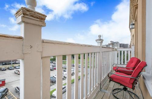 Faubourg Lafayette Apartamento | Modern 4BR Penthouse in Downtown by Hosteeva
