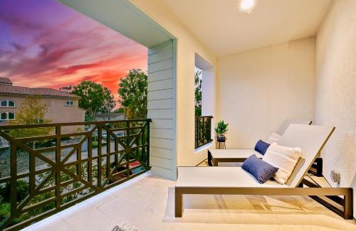 Carlsbad Village Casa | Modern 4BR - Private Balcony - Garage Parking