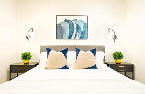 Carlsbad Village Casa | Modern 4BR - Private Balcony - Garage Parking