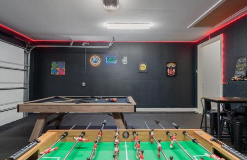 Irving Casa | Modern 4BR Retreat, Hot Tub, Game Room near DFW
