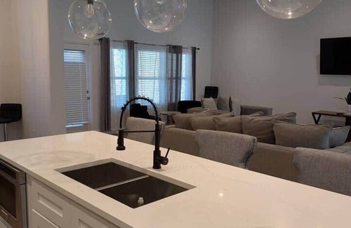 Douglasville Casa | Modern 4BR Retreat