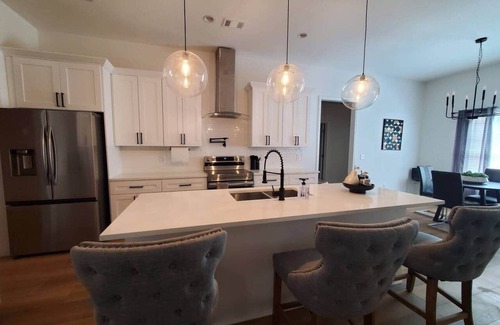 Douglasville Casa | Modern 4BR Retreat