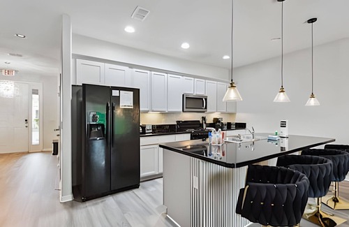 Loughman Casa | Modern 4BR w/Private Pool in Solterra Resort