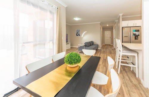Cloverdale Casa | Modern 4X2 Perth house near Stadium/Casino/Airport