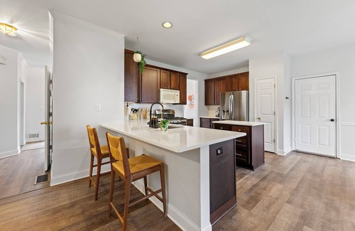 Lawrenceville Casa | 🌟 MODERN 5-BEDROOM🛏️, PERFECT FOR LARGE FAMILIES! SPACIOUS SUNROOM ☀️