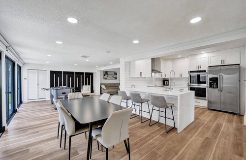 Imperial Point Casa | Luxury Vacation Home in Fort Lauderdale – Pool, Outdoor Kitchen, Family-Friendly