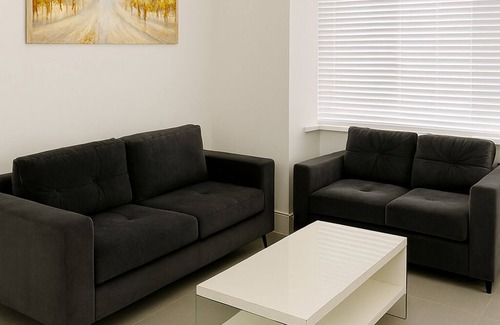 Leavesden Casa | Modern 5 BR Gem|Harry Potter - 2mins| Near London