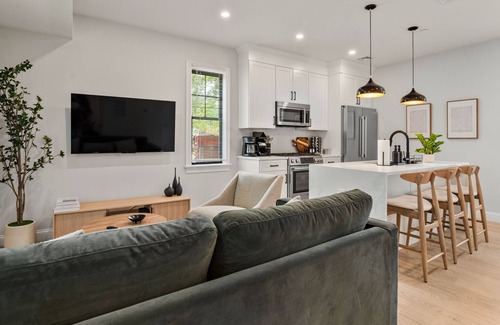 Columbus Park - Andrew Square Casa | Modern 5BD3B in Boston Steps to Convention Center
