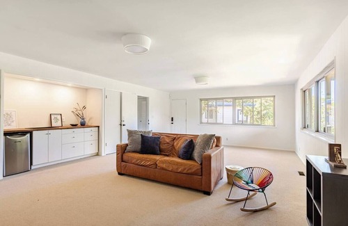 Upper Rockridge Casa | Modern 5BR 3BA Oakland Hills Home