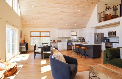 Haines Falls Chalet De Esquí | Modern 5BR Chalet in Tannersville w/ Huge Deck & Epic Views on 5 Private Acres
