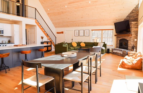 Haines Falls Chalet De Esquí | Modern 5BR Chalet in Tannersville w/ Huge Deck & Epic Views on 5 Private Acres