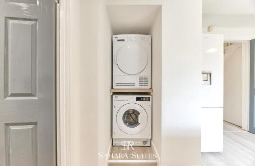 Blyth Casa | Modern 5BR Contractor Stay - Family & Business - Parking