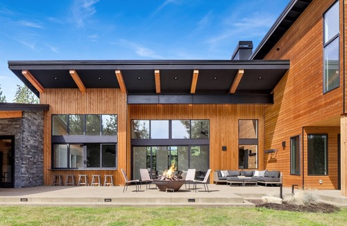 Ronald Casa | Modern 5BR Mountain Retreat with Hot Tub, Game Room & Scenic Views