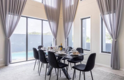 Rochedale Casa | Modern 5BR with Pool Scenic Views and Private Cinema
