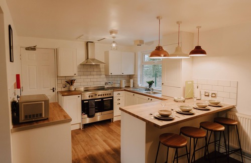Sheffield Casa | Modern 6-Bed House Near City Centre with Parking & Fast WiFi