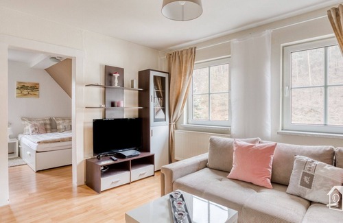 Saalfelder Hoehe Apartamento | moderno apartamento de 60 m2 en la casa DG cuidadosamente reformada