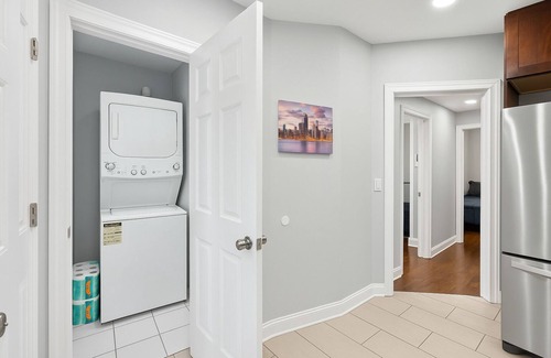 Wrigleyville Apartamento | Modern 6BR House Steps to Wrigleyville