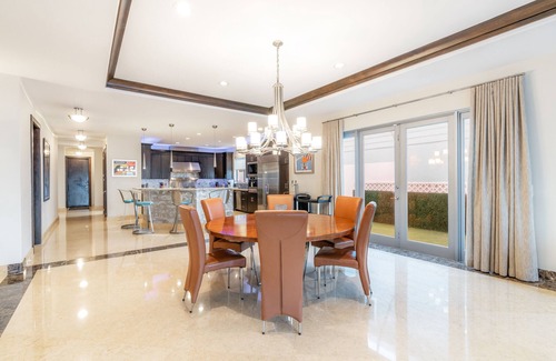 Birch Park Finger Streets Casa | Modern 7,000 SF Beachfront Estate w/ Roof Deck