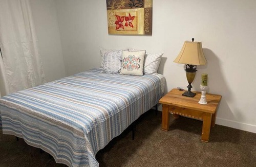 Tooele Casa | Modern 7 bedroom 4 bathroom home Tooele 16 Guests