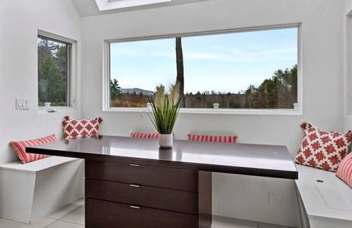 New London Casa | Modern 7-BR Chalet Minutes to Mt. Sunapee