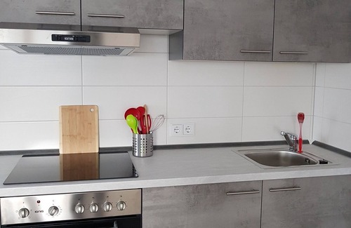 Altenfurt Apartamento | Apartamento moderno con buenas conexiones de transporte cerca de la feria.