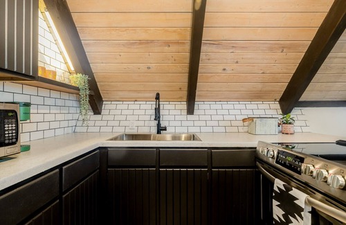 Cle Elum Cabina | Modern a-frame cabin near Roslyn w/ hot tub