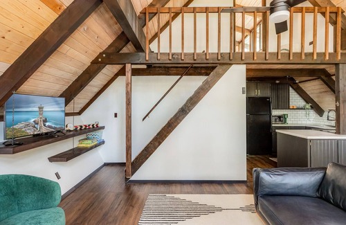 Cle Elum Cabina | Modern a-frame cabin near Roslyn w/ hot tub