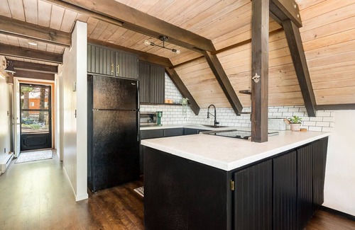 Cle Elum Cabina | Modern a-frame cabin near Roslyn w/ hot tub