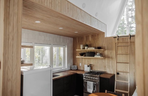 Hackensack Cabina | Modern A Frame Cabin on Private Nature Lake