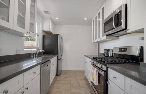 North Berkeley Apartamento | Modern Abode 2BD with Garden and Garage