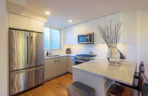 Bryant Casa | Modern and Airy home near UW & Seattle Children’s