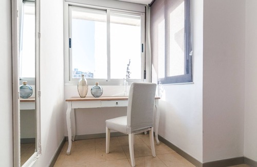 Campos Eliseos Apartamento | Ático moderno y luminoso con terraza cerca de la playa, 2 dormitorios