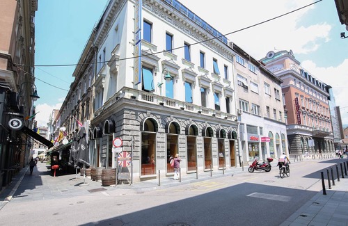 Old Town Apartamento | Modern and Bright Studio! Heart of the City Center