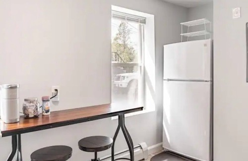 Newburgh Apartamento | Modern and Bright with office+ walk to nearby Waterfront, 1st FL.