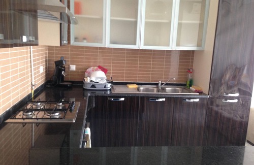 Eastern Khezama Apartamento | Apartamento moderno y encantador con vista al mar.