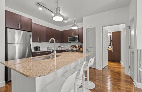 Frisco Apartamento | Modern and Chic 2B near Legacy West Wi-Fi Fitnes