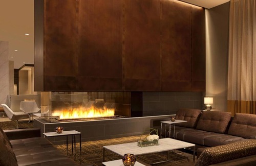 Downtown Minneapolis Casa | Modern And Comfortable Room, Indoor Pool, Convention Center Minutes Away!