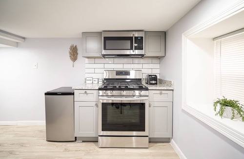 Logan Square Apartamento | Modern and Comfy 1BR Apartment in Logan Square!