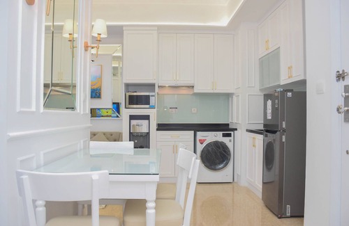 Cikini Apartamento | Modern And Comfy 2Br At Menteng Park Apartment