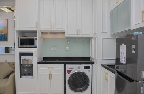 Cikini Apartamento | Modern And Comfy 2Br At Menteng Park Apartment