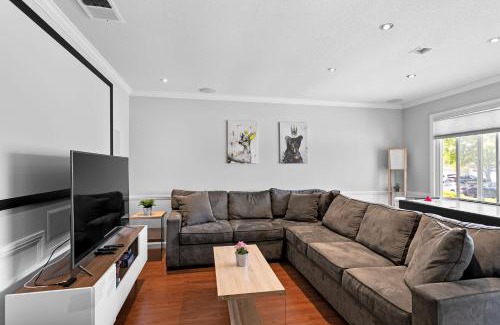 East San Jose Casa | Modern and Elegant 4Br house Near Parks and BART