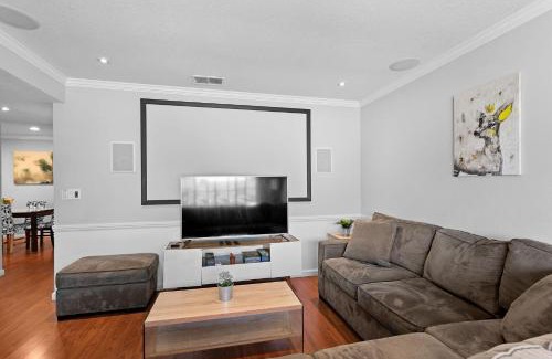 East San Jose Casa | Modern and Elegant 4Br house Near Parks and BART