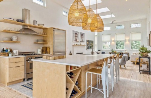 Clearwater Beach Casa | Modern and fully equipped 4-bedroom house in East Hampton