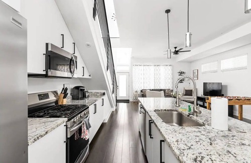 Fountain Square Casa | Modern and Fun 4BR+ Pool Table in Fountain Square