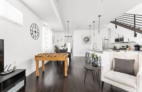 Fountain Square Casa | Modern and Fun 4BR+ Pool Table in Fountain Square